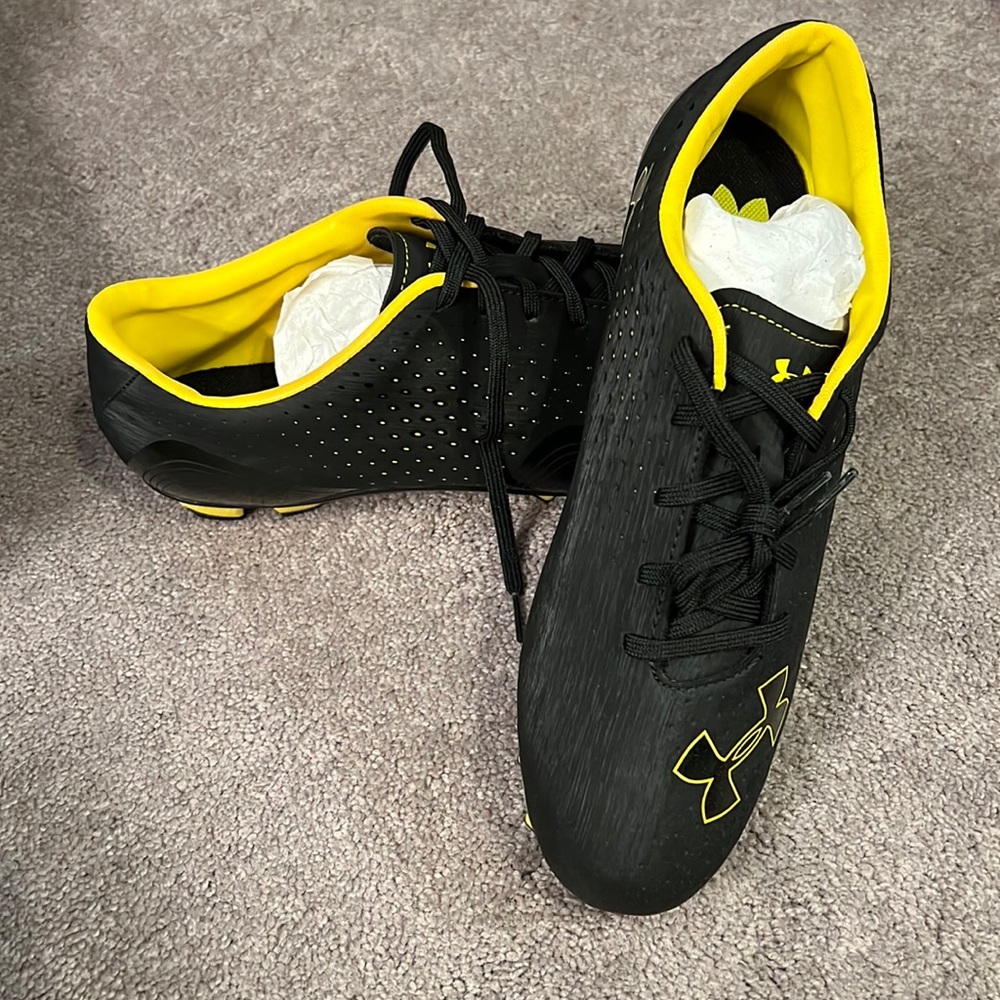 BRAND NEW - Men’s Under Armour Cleats